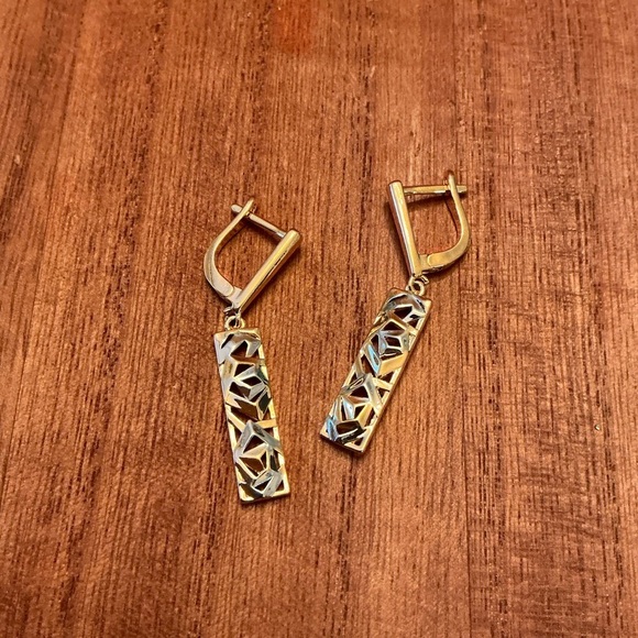 Jewelry - Geometric hollow pendant earrings, golden silvery color, made of copper.